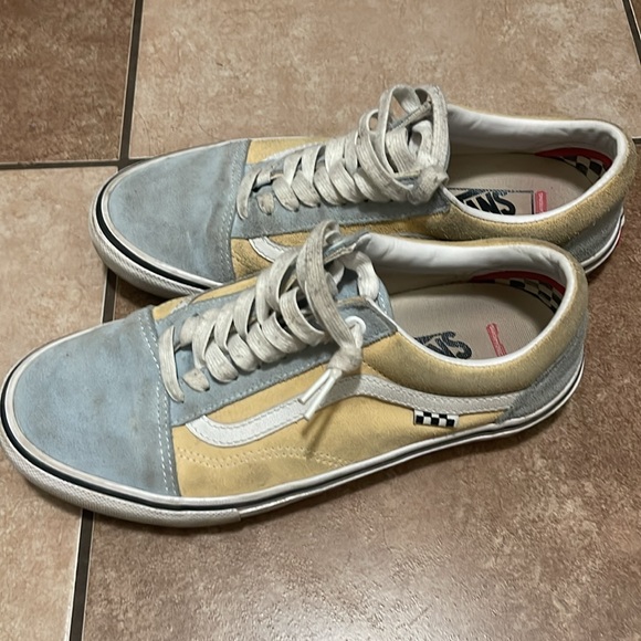 VANS - Picture 4 of 4